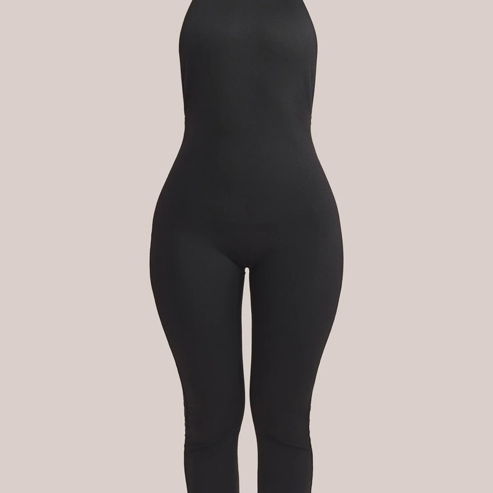 Sleeveless Black Jumpsuit - Sleek Form-Fitting Romper